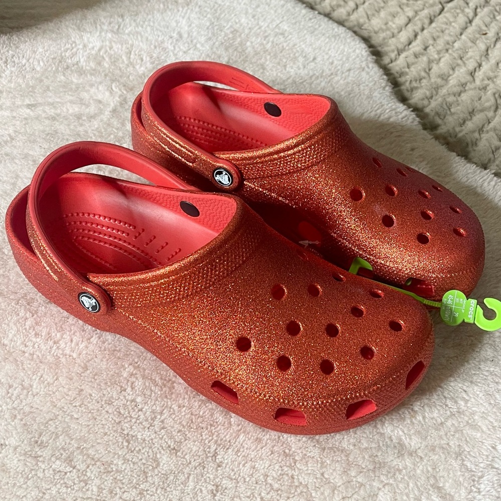 New CROCS red glitter clogs unisex scarlet  Dorothy men’s 11 woman’s 12-13